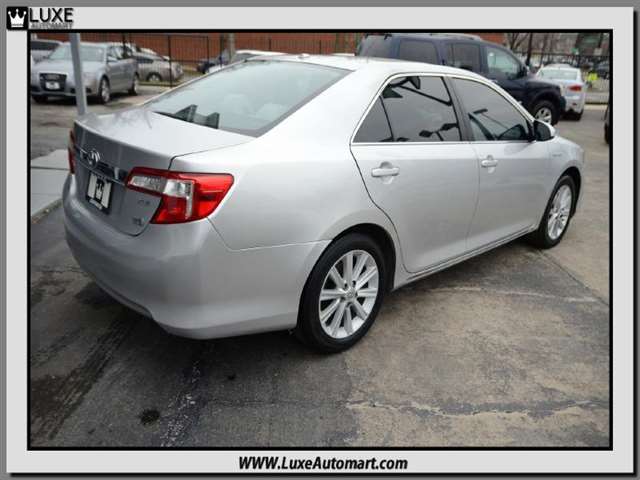 2014 Toyota Camry XLE 4dr Sedan